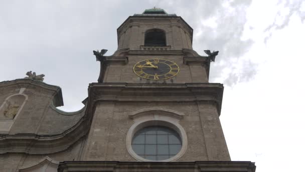 Niedriger Winkel Eines Glockenturms — Stockvideo