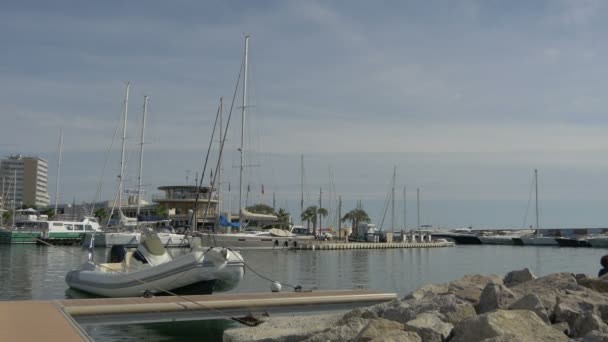 Bateau Gonflable Dans Port — Video