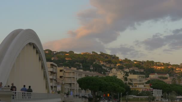 Γέφυρα Sainte Maxime Και Λόφος Κτίρια — Αρχείο Βίντεο
