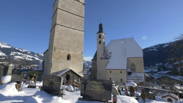 Kościół Matki Bożej Cmentarz Kitzbhel — Wideo stockowe