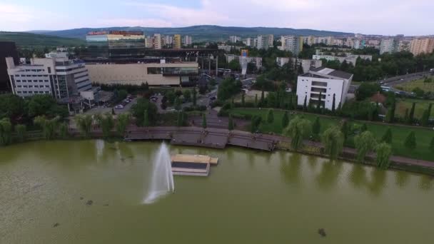 Vista Aérea Lago Gheorgheni Centro Comercial Iulius — Vídeo de Stock