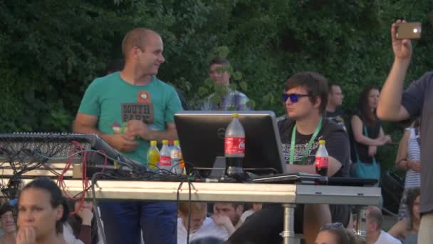 Het Tech Team Een Festival — Stockvideo