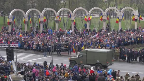 Camion Dell Esercito Alla Sfilata Della Giornata Nazionale Alba Iulia — Video Stock