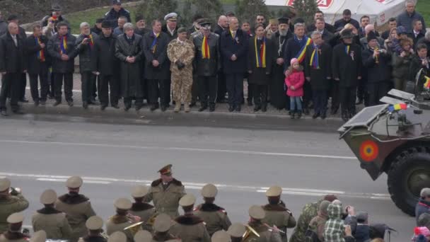 Panzerfahrt Bei Der Parade Zum Nationalfeiertag Alba Iulia — Stockvideo
