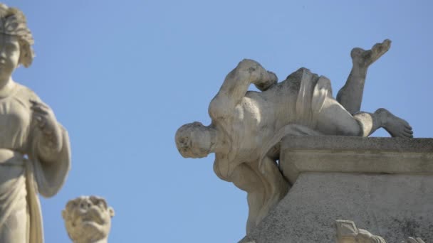 Statue Auf Dem Dritten Tor Der Festung Alba Iulia — Stockvideo