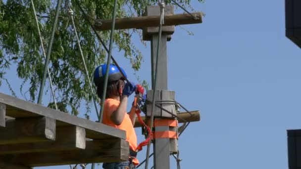 Boy Having Fun Adventure Park — Stock Video