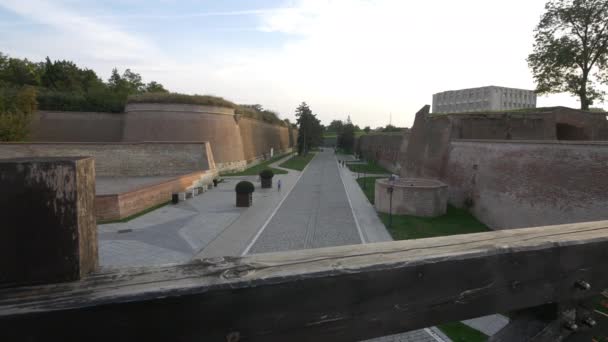 울리아 요새의 과벽들 — 비디오