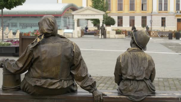 Brązowy Posąg Kobiety Chłopca Twierdza Alba Iulia — Wideo stockowe