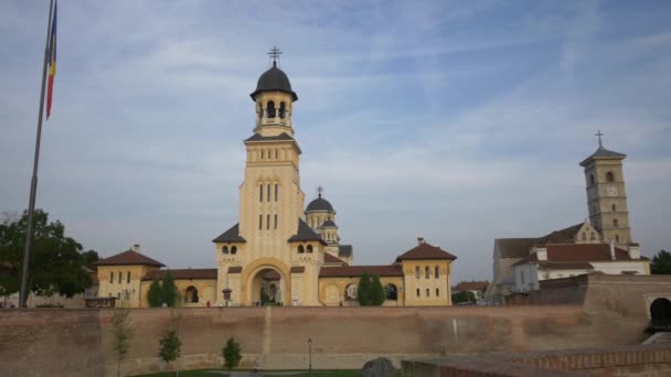 Die Beiden Kathedralen Von Der Festung Alba Iulia — Stockvideo