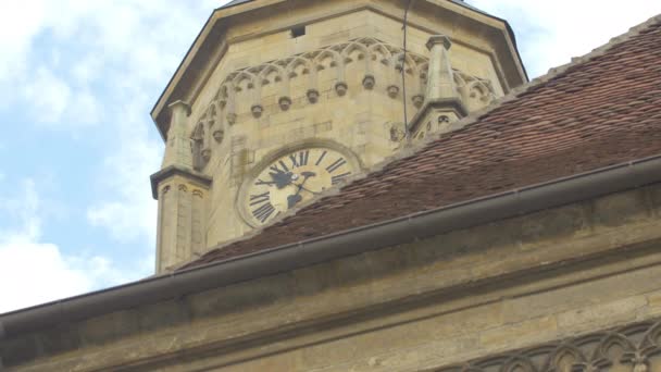 Wieża Zegarowa Średniowiecznego Budynku — Wideo stockowe