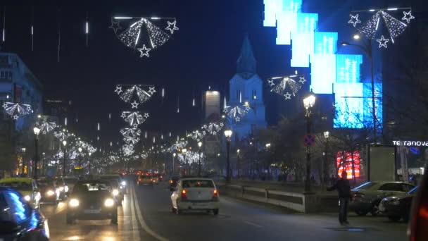 Boulevard Com Decorações Outdoors Eletrônicos — Vídeo de Stock