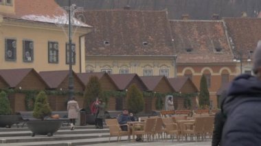 Konsey Meydanında Yürüyorum, Brasov