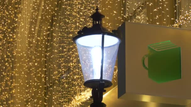 Lamp Post Gezien Gouden Lichten Gordijn — Stockvideo