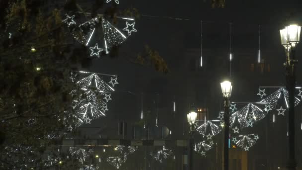 Luces Blancas Navidad Una Calle — Vídeo de stock