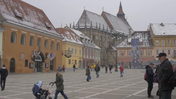 Iglesia Negra Vista Desde Plaza Del Concilio Brasov — Vídeo de stock