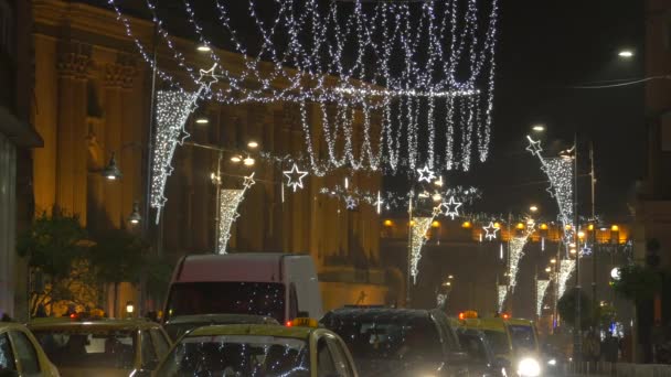 Διακοσμημένος Δρόμος Για Χριστούγεννα Στο Βουκουρέστι — Αρχείο Βίντεο