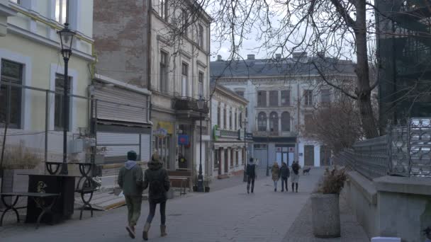 Улица Старыми Зданиями Бухаресте — стоковое видео