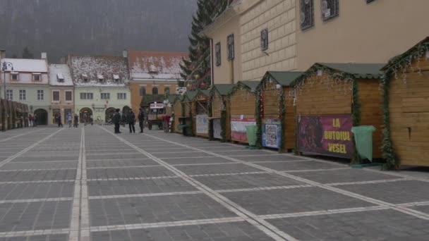 布拉索夫议会广场的圣诞市场 — 图库视频影像