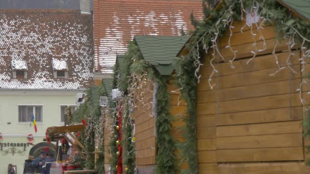 圣诞市场上的木制摊位 — 图库视频影像