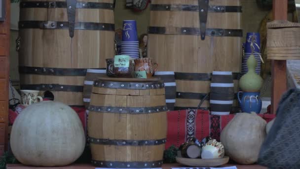 Wooden Barrels Street Stall — Stock Video