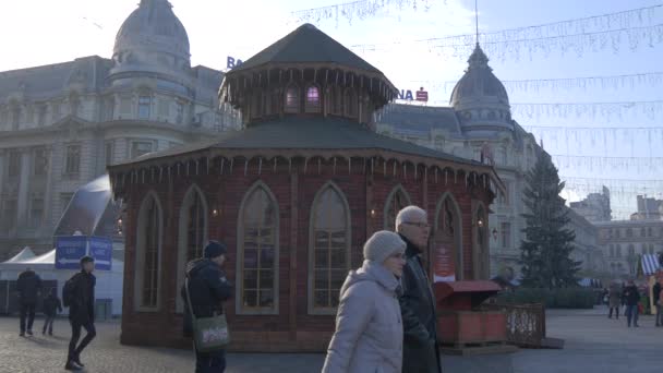 Backsteingebäude Auf Dem Bukarester Weihnachtsmarkt — Stockvideo