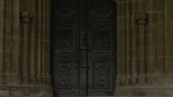 Увеличь Масштаб Церковной Двери — стоковое видео