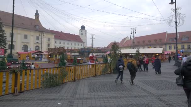 Visitando Mercado Navidad — Vídeo de stock