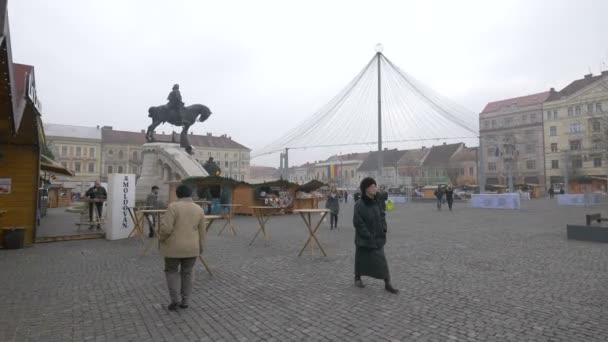 Women Men Walking Christmas Market — Stock Video