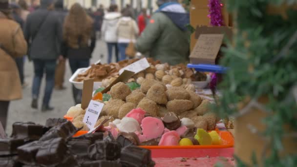 Zbliżenie Świąteczne Słodycze Straganie Rynku — Wideo stockowe