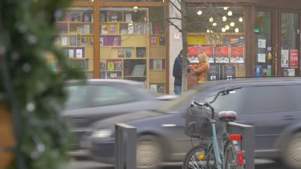 Livraria Vista Outro Lado Rua — Vídeo de Stock