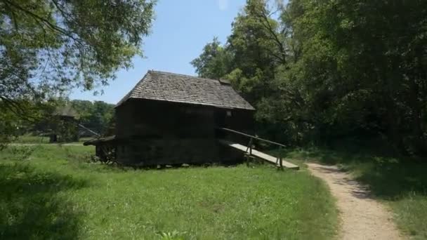 Ξύλινο Σπίτι Στο Εθνικό Μουσείο Astra Σίμπιου — Αρχείο Βίντεο