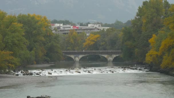 Γέφυρα Πάνω Από Τον Ποταμό Rhone Στη Γενεύη — Αρχείο Βίντεο