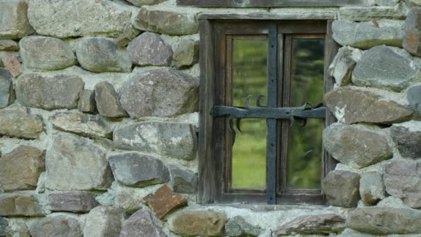 Taş Bir Duvardaki Pencere — Stok video
