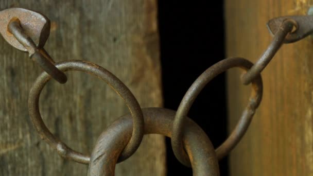 Los Anillos Oxidados Una Cadena — Vídeo de stock