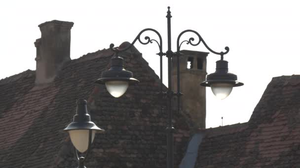 灯柱和屋顶 — 图库视频影像