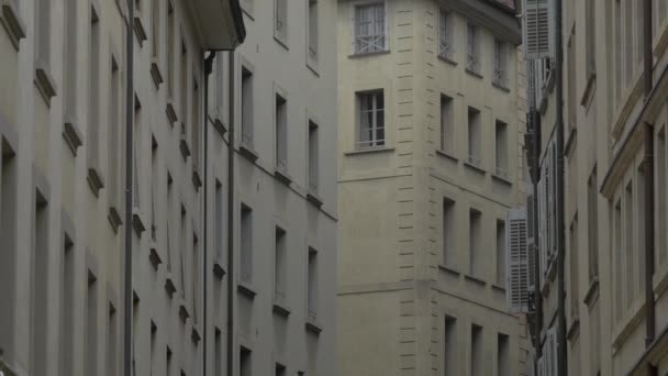 Hochhaus Auf Einer Straße Genf — Stockvideo