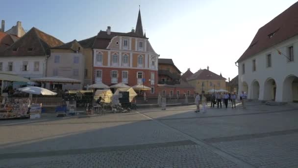 Sibiu小广场的建筑物 — 图库视频影像