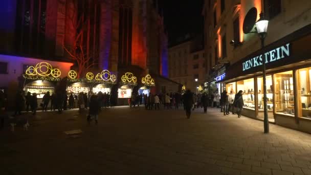 Paseando Por Los Puestos Del Mercado Navideño Stephansplatz — Vídeos de Stock