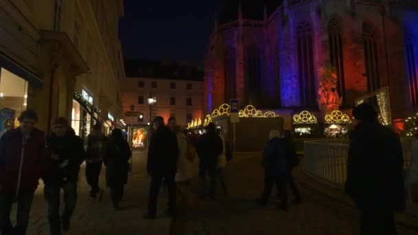 Tourists Stephansplatz Christmas Market — Wideo stockowe