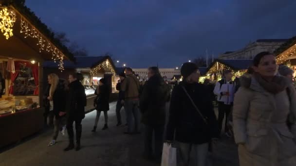 Wandelen Kerstmarkt Maria Theresa Plein — Stockvideo