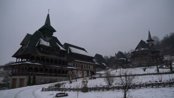 Träbyggnader Vid Barsana Kloster — Stockvideo