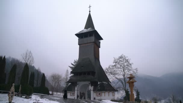 Rustic Building Seen Cloudy Day — Wideo stockowe