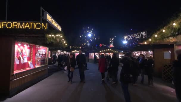 Деревянные Ларьки Рождественском Рынке — стоковое видео