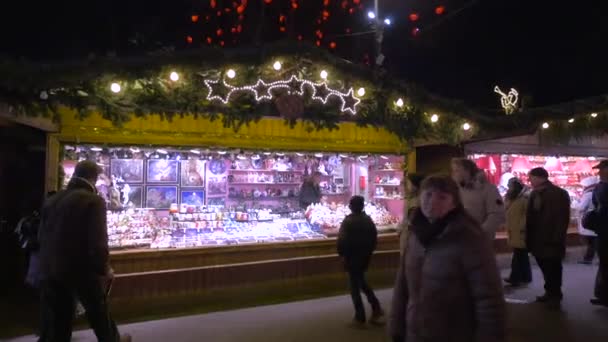 Stall Med Keramiska Produkter Och Målningar — Stockvideo