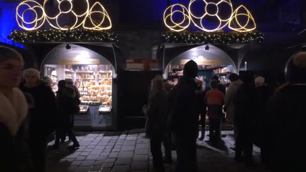 Украшенные Киоски Рождественской Площади Стефансплац — стоковое видео