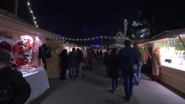 Mensen Die Kerstmarkt Bezoeken Charles Square — Stockvideo
