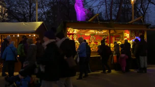 People Wooden Stalls Christmas Market — Stock Video