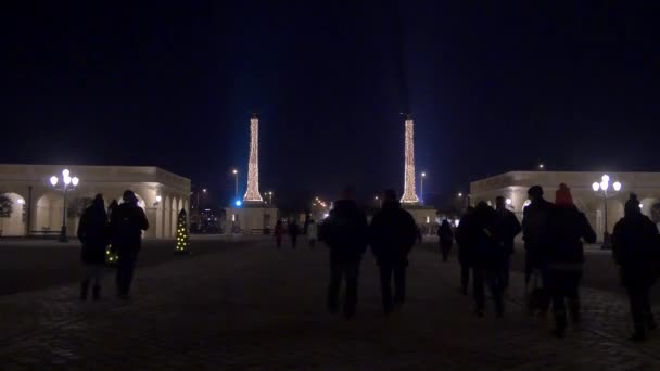 Mensen Verlaten Schonbrunn Palace Voortuin — Stockvideo