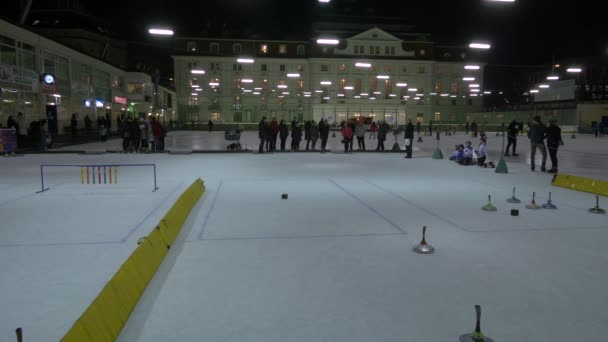 Les Gens Curling Union Viennoise Patinage Sur Glace — Video