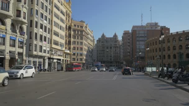 Voitures Conduisant Sur Rue Carrer Xativa — Video